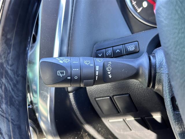 アルファード ２．５Ｓ　タイプゴールド　ツインムーンルーフ　セーフティセンス　レーダークルーズコントロール　ＢＳＭ　デジタルインナーミラー　純正１２インチフリップダウンモニター　９インチディスプレイオーディオ　両側電動スライドドア　ＬＥＤ（22枚目）