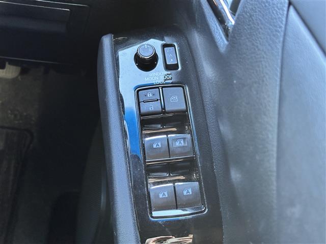 アルファード ２．５Ｓ　タイプゴールド　ツインムーンルーフ　セーフティセンス　レーダークルーズコントロール　ＢＳＭ　デジタルインナーミラー　純正１２インチフリップダウンモニター　９インチディスプレイオーディオ　両側電動スライドドア　ＬＥＤ（24枚目）