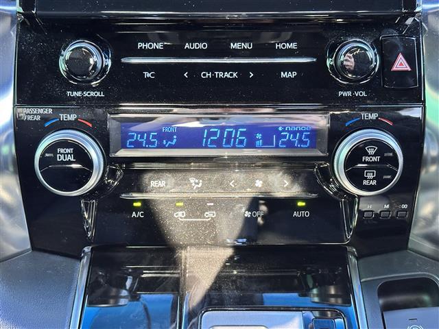 アルファード ２．５Ｓ　タイプゴールド　ツインムーンルーフ　セーフティセンス　レーダークルーズコントロール　ＢＳＭ　デジタルインナーミラー　純正１２インチフリップダウンモニター　９インチディスプレイオーディオ　両側電動スライドドア　ＬＥＤ（26枚目）