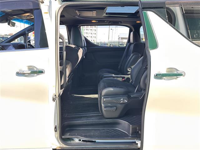 アルファード ２．５Ｓ　タイプゴールド　ツインムーンルーフ　セーフティセンス　レーダークルーズコントロール　ＢＳＭ　デジタルインナーミラー　純正１２インチフリップダウンモニター　９インチディスプレイオーディオ　両側電動スライドドア　ＬＥＤ（31枚目）