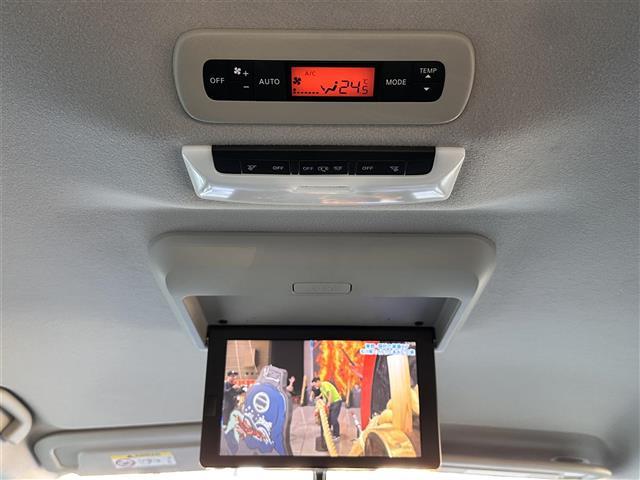 セレナ ハイウェイスター　セーフティパックＢ　プロパイロット　インテリジェントルームミラー　アラウンドビューモニター　純正９インチナビ　純正フリップダウンモニター　ＥＴＣ　ドラレコ　両側電動スライドドア　パーキングアシスト（4枚目）