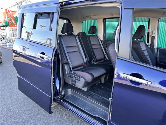 セレナ ハイウェイスター　セーフティパックＢ　プロパイロット　インテリジェントルームミラー　アラウンドビューモニター　純正９インチナビ　純正フリップダウンモニター　ＥＴＣ　ドラレコ　両側電動スライドドア　パーキングアシスト（15枚目）