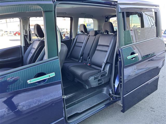 セレナ ハイウェイスター　セーフティパックＢ　プロパイロット　インテリジェントルームミラー　アラウンドビューモニター　純正９インチナビ　純正フリップダウンモニター　ＥＴＣ　ドラレコ　両側電動スライドドア　パーキングアシスト（32枚目）