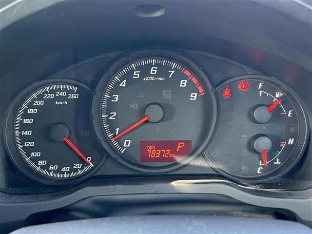 ８６ Ｇ　ＨＫＳ車高調　社外マフラー　社外ナビ　ＣＤ　ＤＶＤ　Ｂｌｕｅｔｏｏｔｈ　ＳＤ　フルセグＴＶ　社外１７インチアルミホイール　ディスチャージヘッドライト　フォグランプ　キーレスエントリー　純正フロアマット（10枚目）