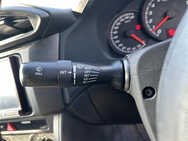 ８６ Ｇ　ＨＫＳ車高調　社外マフラー　社外ナビ　ＣＤ　ＤＶＤ　Ｂｌｕｅｔｏｏｔｈ　ＳＤ　フルセグＴＶ　社外１７インチアルミホイール　ディスチャージヘッドライト　フォグランプ　キーレスエントリー　純正フロアマット（22枚目）