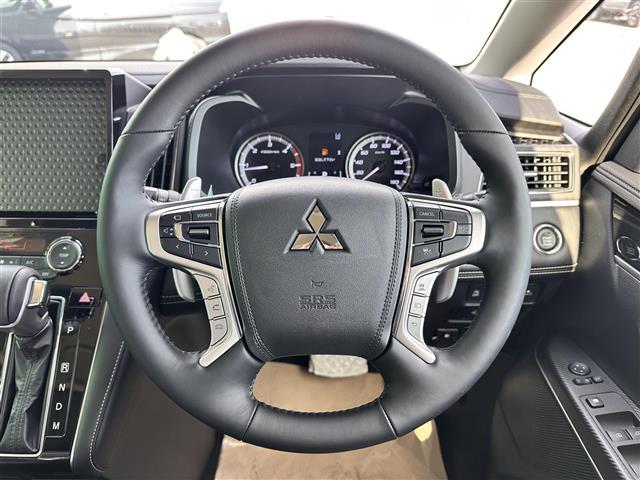 デリカD:5 シャモニー 7人乗り 登録済未使用車 マルチアラウンドモニター e-Assist レーダークルーズコントロール 両側電動スライドドア パワーバックドア シートヒーター ステアリングヒーター(8枚目)