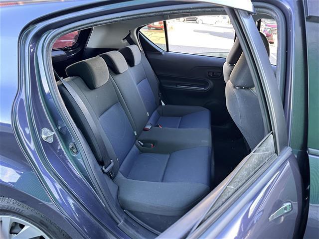 アクア S 社外メモリナビ CD/DVD/Bluetooth/フルセグTV バックカメラ ETC スマートキー プッシュスタート スペアキー1本 電動格納ミラー ヘッドライトレベライザー 純正フロアマット(15枚目)