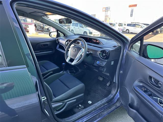 アクア S 社外メモリナビ CD/DVD/Bluetooth/フルセグTV バックカメラ ETC スマートキー プッシュスタート スペアキー1本 電動格納ミラー ヘッドライトレベライザー 純正フロアマット(27枚目)