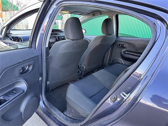 アクア S 社外メモリナビ CD/DVD/Bluetooth/フルセグTV バックカメラ ETC スマートキー プッシュスタート スペアキー1本 電動格納ミラー ヘッドライトレベライザー 純正フロアマット(32枚目)