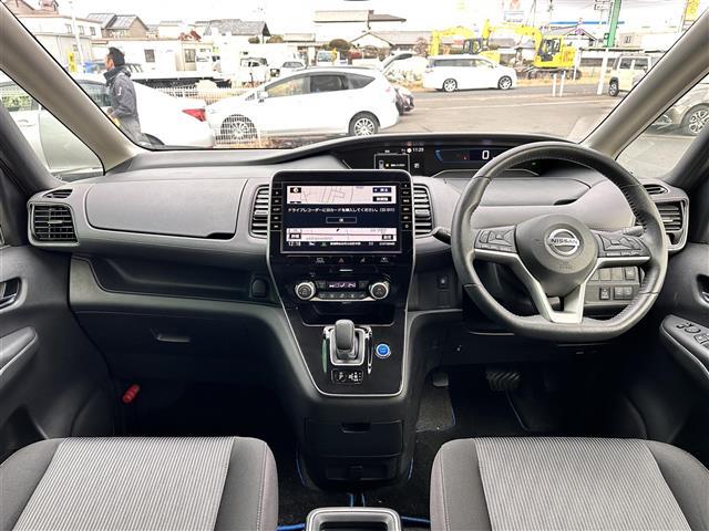 セレナ e-パワー ハイウェイスターV セーフティパックA アラウンドビューモニター 純正フリップダウンモニター 純正10インチナビ ETC ドライブレコーダー ハンズフリー両側電動スライドドア 純正OP16インチAW 後席オートエアコン(3枚目)