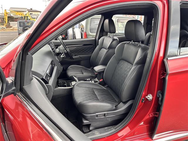 アウトランダーPHEV Sエディション 4WD サンルーフ 純正ディスプレイオーディオ RockFord Fosgaスピーカー 全周囲カメラ バックカメラ 電動リアゲート ビルシュタイン製ダンパー パワーシート ハンドルヒーター(29枚目)