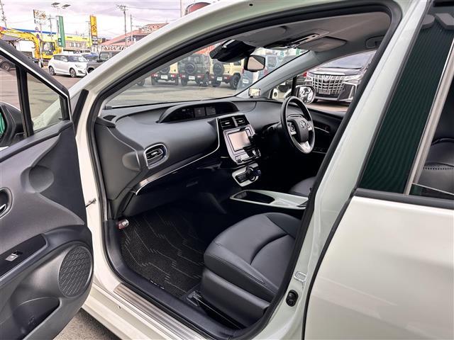 プリウス Aツーリングセレクション セーフティセンス レーダークルーズコントロール BSM パーキングアシスト 純正ナビ バックカメラ ドライブレコーダー ETC ヘッドアップディスプレイ 合皮シート シートヒーター 純正17インチAW(30枚目)