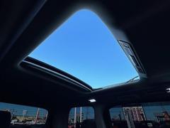 【サンルーフ】解放感溢れるサンルーフ☆車内には爽やかな風や太陽の穏やかな光が差し込みます☆ 4