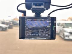 【ドライブレコーダー】映像・音声などの運転中の記録を残します。事故などを起こした起こされた時の証拠になりえますので、もしも時でも安心ですね。 7