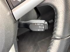 【クルーズコントロール】高速道路や自動車専用道路を走行中にドライバーが設定した速度で、アクセルペダルを踏まなくても、一定の車速で走行してくれます！ 7
