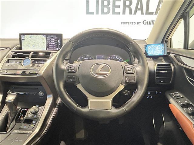 NX NX300 バージョンL 黒革 SR 純正ナビ/TV Bluetooth ACC/BSM 全席シートヒーター 前席エアシート 後席電動リクライニング ハンズフリーパワーバックドア ステアリングヒーター 純正18インチAW(3枚目)