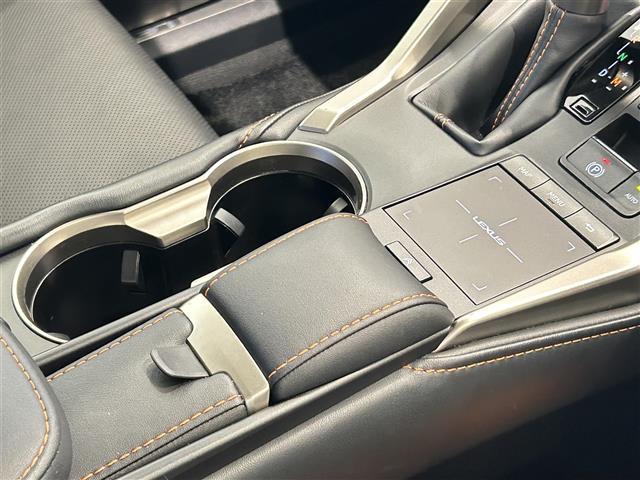 NX NX300 バージョンL 黒革 SR 純正ナビ/TV Bluetooth ACC/BSM 全席シートヒーター 前席エアシート 後席電動リクライニング ハンズフリーパワーバックドア ステアリングヒーター 純正18インチAW(9枚目)