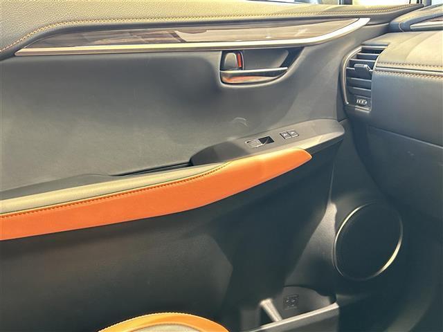 NX NX300 バージョンL 黒革 SR 純正ナビ/TV Bluetooth ACC/BSM 全席シートヒーター 前席エアシート 後席電動リクライニング ハンズフリーパワーバックドア ステアリングヒーター 純正18インチAW(12枚目)