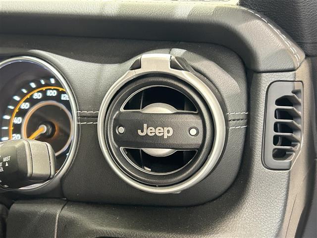 ジープ・ラングラーアンリミテッド サハラ ナビ フルセグ フロント・サイド・バックカメラ 黒レザーシート シートヒーター ヒーテッドステアリング CarPlay ACC BSM 前後クリアランスソナー スマートキー MKW17inchAW(22枚目)