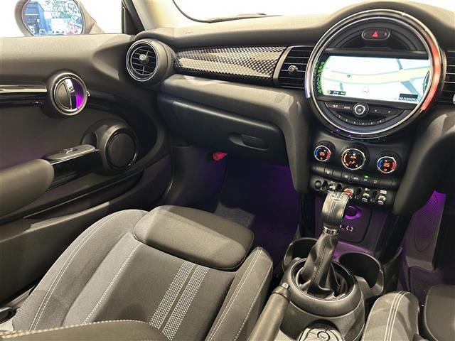 MINI クーパーS 純正ナビ Bluetooth バックカメラ クルーズコントロール インテリアサーフェス(ブラックチェッカード) スマートキー ETC 後ソナー OP純正17インチAW(コスモススポークブラック)(5枚目)