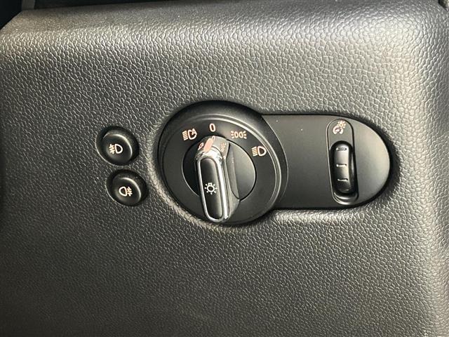 MINI クーパーS 純正ナビ Bluetooth バックカメラ クルーズコントロール インテリアサーフェス(ブラックチェッカード) スマートキー ETC 後ソナー OP純正17インチAW(コスモススポークブラック)(23枚目)