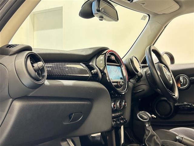 MINI クーパーS 純正ナビ Bluetooth バックカメラ クルーズコントロール インテリアサーフェス(ブラックチェッカード) スマートキー ETC 後ソナー OP純正17インチAW(コスモススポークブラック)(27枚目)