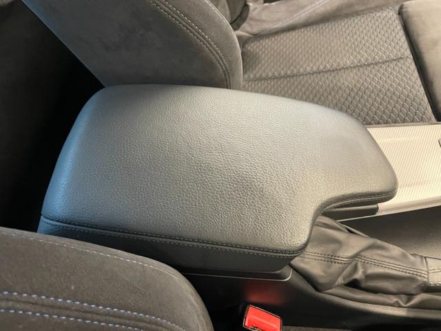 ３シリーズ ３２０ｄ　Ｍスポーツ　ＡＣＣ／ＢＳＭ　アンビエントライト　純正ナビ　Ｂカメラ　Ｂｌｕｅｔｏｏｔｈ　ＣＤ／ＤＶＤ　パドルシフト　後ソナー　コンフォートアクセス　純正ＯＰ１９インチＡＷ（ダブルスポーク・スタイリング７９１Ｍ）（13枚目）