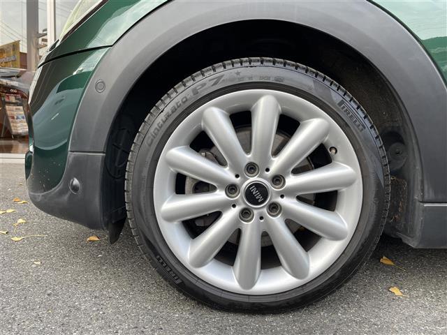 ＭＩＮＩ クーパーＳ　パーキングアシスタンスＰＫＧ　純正ナビ　アクティブクルーズコントロール　アンビエントライト　バックカメラ　ユニオンジャックテール　前後クリアランスソナー　コンフォートアクセス　純正１７インチＡＷ（32枚目）