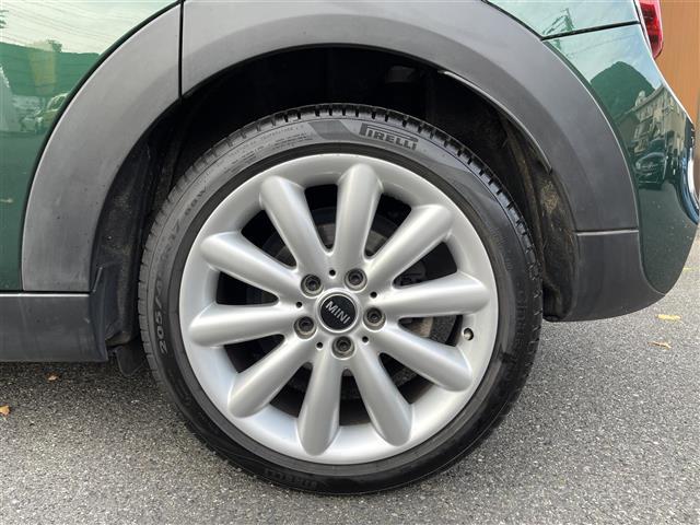 ＭＩＮＩ クーパーＳ　パーキングアシスタンスＰＫＧ　純正ナビ　アクティブクルーズコントロール　アンビエントライト　バックカメラ　ユニオンジャックテール　前後クリアランスソナー　コンフォートアクセス　純正１７インチＡＷ（33枚目）