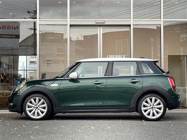 ＭＩＮＩ クーパーＳ　パーキングアシスタンスＰＫＧ　純正ナビ　アクティブクルーズコントロール　アンビエントライト　バックカメラ　ユニオンジャックテール　前後クリアランスソナー　コンフォートアクセス　純正１７インチＡＷ（37枚目）