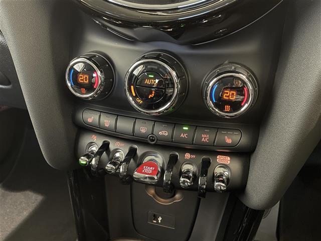 ＭＩＮＩ クーパーＤ　ドライビングアシストＰＫＧ　純正ディスプレイオーディオ　ＡｐｐｌｅＣａｒＰｌａｙ　アンビエントライト　クルコン　Ｂカメラ　コンフォートアクセス　前後ソナー　シートヒーター　Ｍｉｎｉドライビングモード（8枚目）