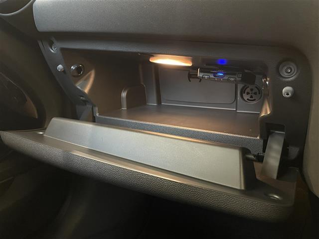 ＭＩＮＩ クーパーＤ　ドライビングアシストＰＫＧ　純正ディスプレイオーディオ　ＡｐｐｌｅＣａｒＰｌａｙ　アンビエントライト　クルコン　Ｂカメラ　コンフォートアクセス　前後ソナー　シートヒーター　Ｍｉｎｉドライビングモード（12枚目）