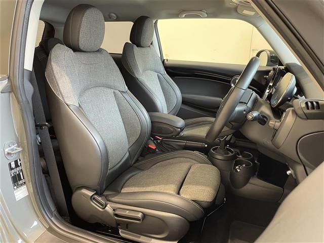 ＭＩＮＩ クーパーＤ　ドライビングアシストＰＫＧ　純正ディスプレイオーディオ　ＡｐｐｌｅＣａｒＰｌａｙ　アンビエントライト　クルコン　Ｂカメラ　コンフォートアクセス　前後ソナー　シートヒーター　Ｍｉｎｉドライビングモード（22枚目）