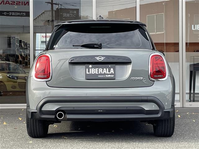ＭＩＮＩ クーパーＤ　ドライビングアシストＰＫＧ　純正ディスプレイオーディオ　ＡｐｐｌｅＣａｒＰｌａｙ　アンビエントライト　クルコン　Ｂカメラ　コンフォートアクセス　前後ソナー　シートヒーター　Ｍｉｎｉドライビングモード（38枚目）