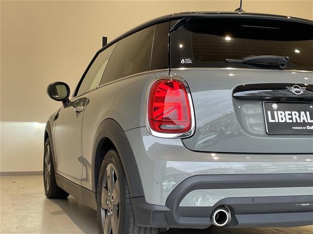 ＭＩＮＩ クーパーＤ　ドライビングアシストＰＫＧ　純正ディスプレイオーディオ　ＡｐｐｌｅＣａｒＰｌａｙ　アンビエントライト　クルコン　Ｂカメラ　コンフォートアクセス　前後ソナー　シートヒーター　Ｍｉｎｉドライビングモード（41枚目）