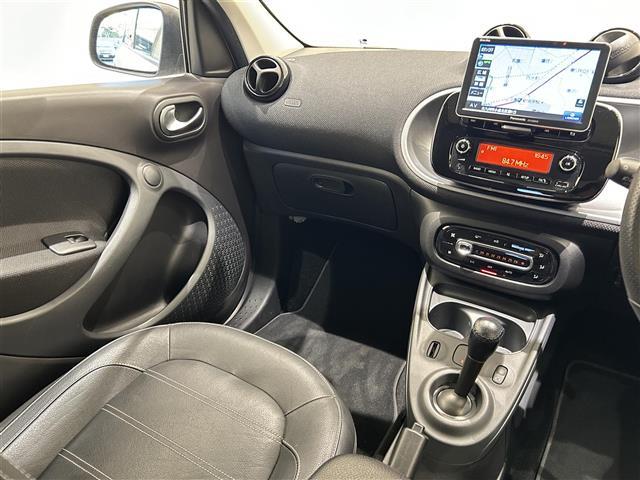 スマートフォーフォー ターボ ガラスルーフ 黒革 Panasonicナビ(CN-G1000VD) 純正オーディオ パドルシフト 前席シートヒーター 後ソナー キーレスキー 純正16インチAW(3枚目)