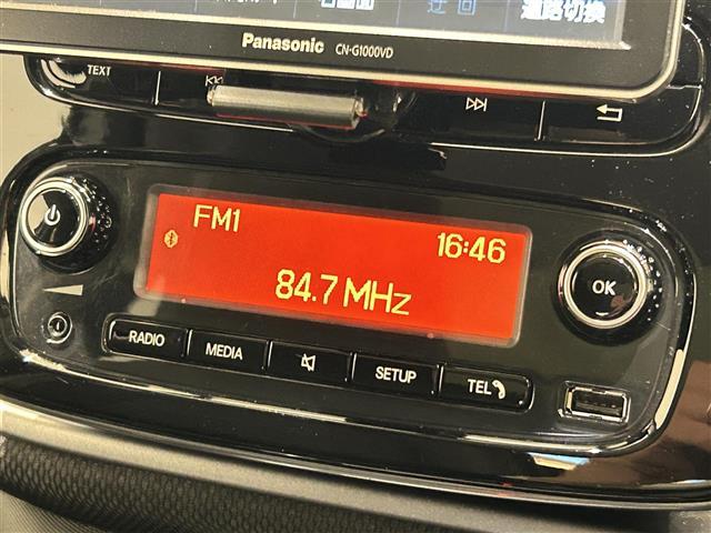スマートフォーフォー ターボ ガラスルーフ 黒革 Panasonicナビ(CN-G1000VD) 純正オーディオ パドルシフト 前席シートヒーター 後ソナー キーレスキー 純正16インチAW(7枚目)