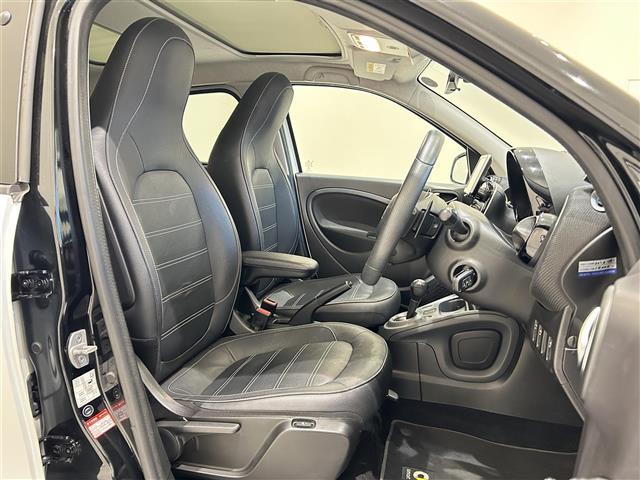 スマートフォーフォー ターボ ガラスルーフ 黒革 Panasonicナビ(CN-G1000VD) 純正オーディオ パドルシフト 前席シートヒーター 後ソナー キーレスキー 純正16インチAW(25枚目)