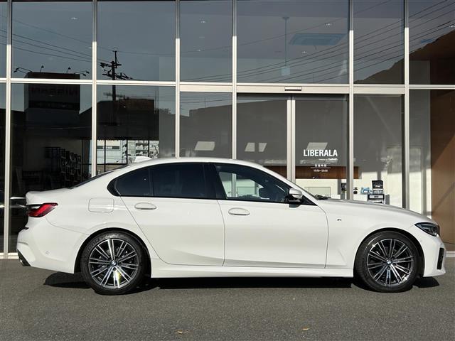 3シリーズ 320d xDrive Mスポーツ 黒革 ハイラインPKG ACC/BSM アンビエントライト 360°カメラシステム メモリ付パワーシート 前席シートヒーター フットトランクオープナー ワイヤレスチャージング 純正18インチAW(36枚目)