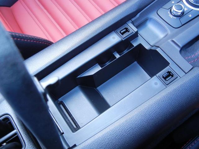ベースグレード 赤/黒革/ヒーター クルコン パドルシフト スマートキー Rソナー 純正17AW ETC ナビ/DVD/CD/USB/BT/DTV バックカメラ オートライト/LED フォグ ステアリングスイッチ(50枚目)