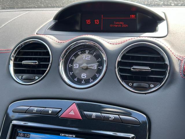 ＲＣＺ ＧＴライン　・ナビ　ＣＤ　ＤＶＤ　Ｂｌｕｅｔｏｏｔｈ　フルセグＴＶ・バックカメラ・黒革／シートヒーター・パワーシート・１９インチＡＷ・クルコン・オートライト（15枚目）