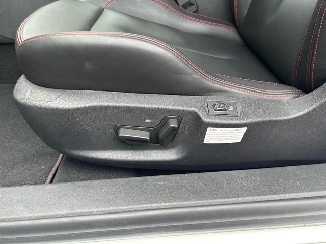 ＲＣＺ ＧＴライン　・ナビ　ＣＤ　ＤＶＤ　Ｂｌｕｅｔｏｏｔｈ　フルセグＴＶ・バックカメラ・黒革／シートヒーター・パワーシート・１９インチＡＷ・クルコン・オートライト（32枚目）