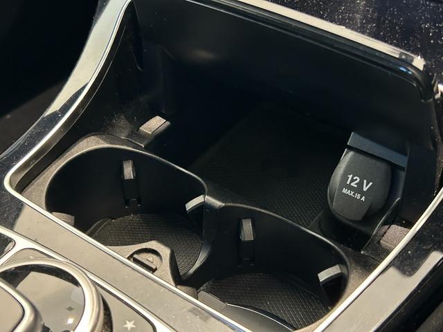 ＧＬＣ ＧＬＣ２００　クーペスポーツ　黒ハーフレザー　ＡＣＣ　ＢＳＭ　純正ナビ／ＴＶ　アンビエントライト　３６０°カメラシステム　メモリ付パワーシート　シートヒーター　純正１９ＡＷ　フットトランクオープナー（12枚目）