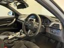 ３２０ｄ　Ｍスポーツ　ＡＣＣ／ＢＳＭ　アンビエントライト　純正ナビ　Ｂカメラ　Ｂｌｕｅｔｏｏｔｈ　ＣＤ／ＤＶＤ　パドルシフト　後ソナー　コンフォートアクセス　純正ＯＰ１９インチＡＷ（ダブルスポーク・スタイリング７９１Ｍ）（24枚目）