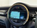 ＭＩＮＩ クーパーＳ　パーキングアシスタンスＰＫＧ　純正ナビ　アクティブクルーズコントロール　アンビエントライト　バックカメラ　ユニオンジャックテール　前後クリアランスソナー　コンフォートアクセス　純正１７インチＡＷ（4枚目）