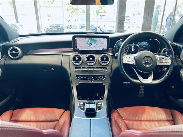 Cクラス C220dローレウスエディションスポーツプラスパック HUD ACC Burmeste 純正ナビ TV 360° carplay 純正18インチAW LED 電動リアゲート 赤革 メモリパワーシート エアシートヒーター ワイヤレス充電 BSM(2枚目)
