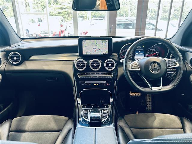 リベラーラはガリバーグループのＢＭＷ、メルセデスベンツ、アウディなどの輸入車専門店です。