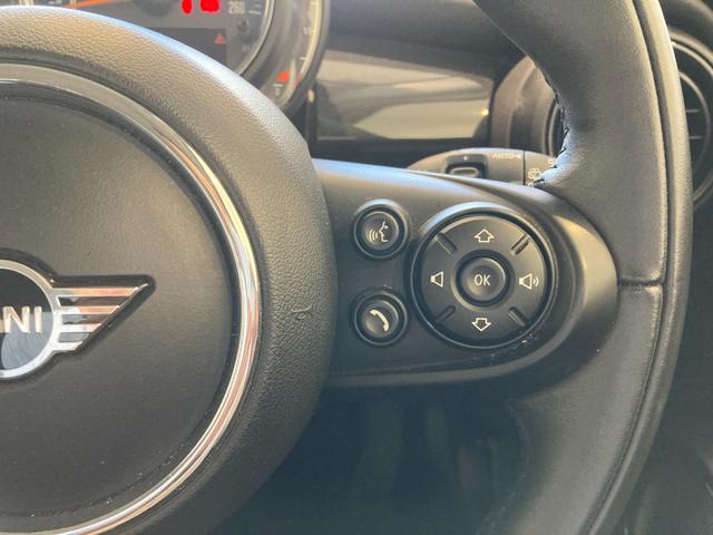 ＭＩＮＩ クーパー　純正ナビ　Ｂｌｕｅｔｏｏｔｈ／ＵＳＢ　バックカメラ　コーナセンサー　インテリジェントセーフティドライブレコーダー　　ＥＴＣ　シートヒーター　ＬＥＤヘッドライト　ＬＥＤフォグ　ユニオンジャックテール！！（12枚目）