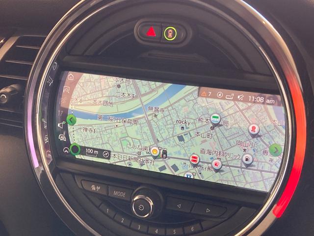 ＭＩＮＩ クーパー　純正ナビ　Ｂｌｕｅｔｏｏｔｈ／ＵＳＢ　バックカメラ　コーナセンサー　インテリジェントセーフティドライブレコーダー　　ＥＴＣ　シートヒーター　ＬＥＤヘッドライト　ＬＥＤフォグ　ユニオンジャックテール！！（16枚目）