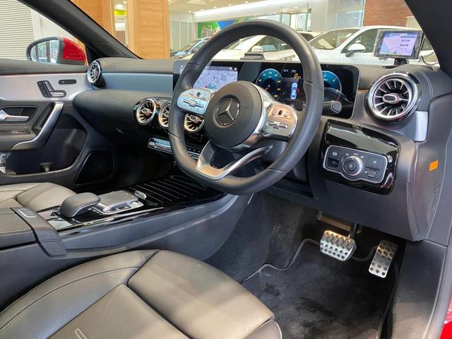 CLA200d AMGライン レーダーセーフティPKG/アドバンスドPKG/レザーエクスクルーシブPKG/サンルーフ/1オーナー/スペアキー/黒灰革/ドラレコ/D/Nパワーシート メモリー ヒーター/ワイヤレス充電/パドルシフト(9枚目)
